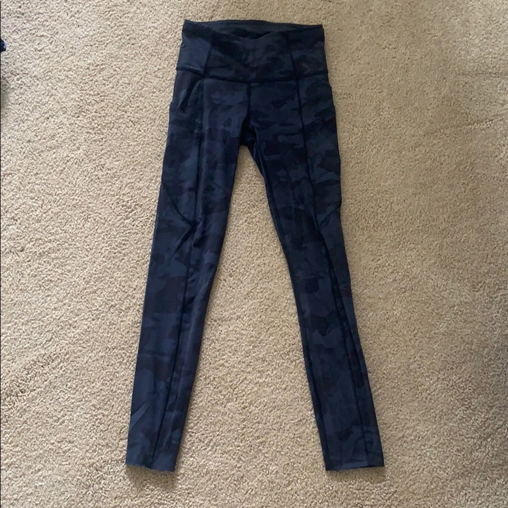 Size 0 camo lululemon leggings